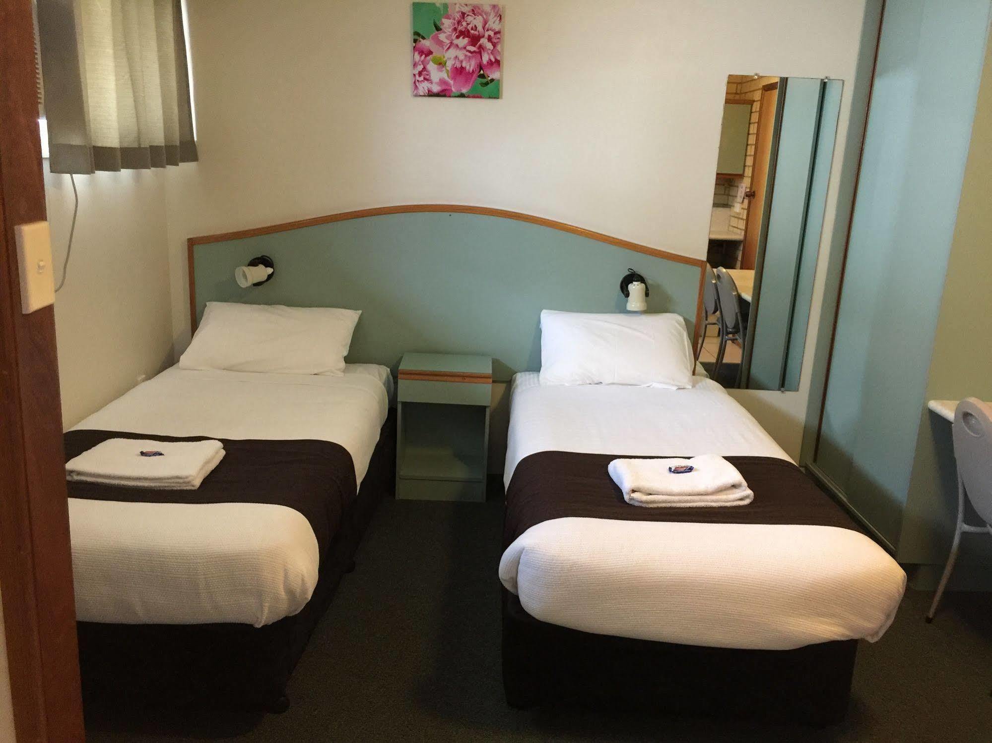 Caloundra Suncourt Motel Экстерьер фото