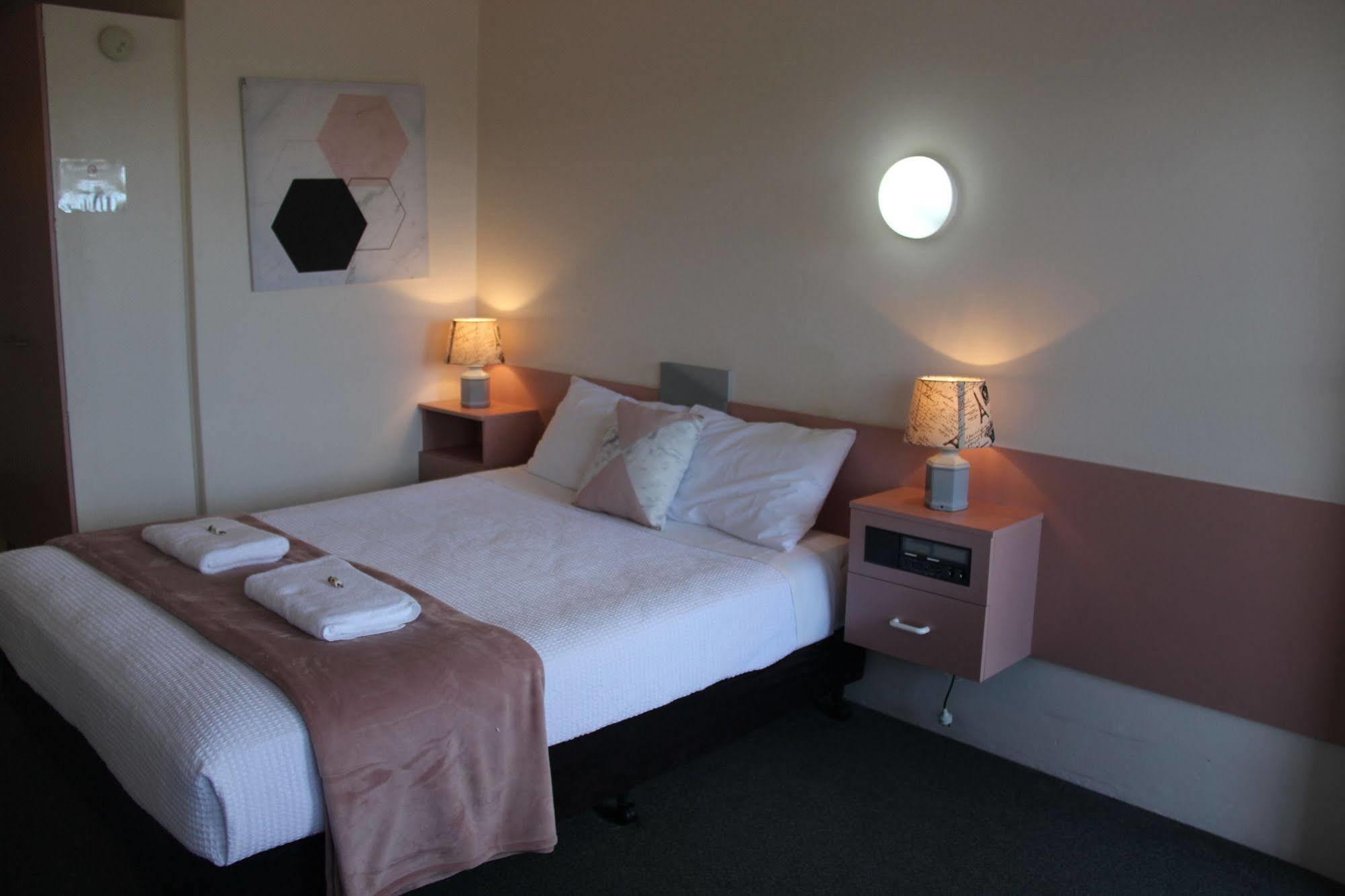 Caloundra Suncourt Motel Экстерьер фото