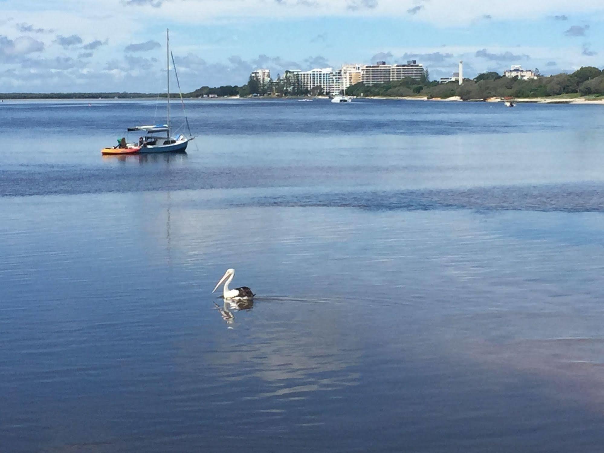 Caloundra Suncourt Motel Экстерьер фото